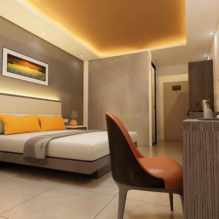 Subic Riviera Hotel And Residences Olongapo Exterior photo